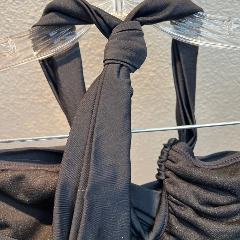 ISLAND ESCAPE Black Swim Top with Neck Tie. Size 10